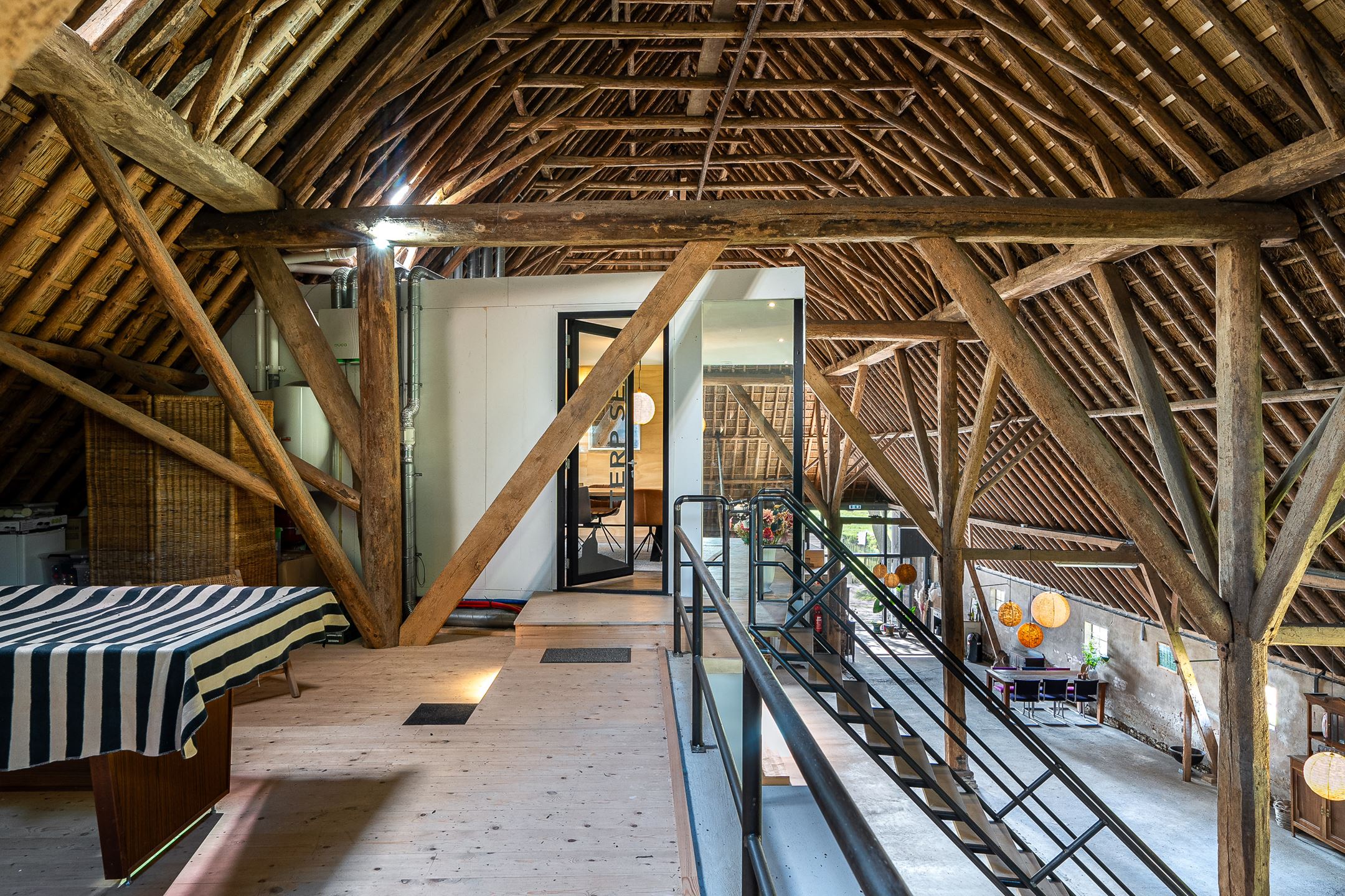 mezzanine grange ancienne ferme rénovée mezzanine grange ancienne ferme rénovée