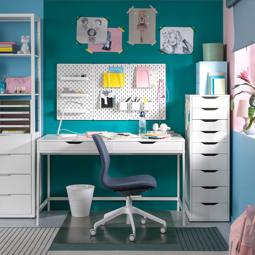 bureau blanc Alex avec panneau perforé