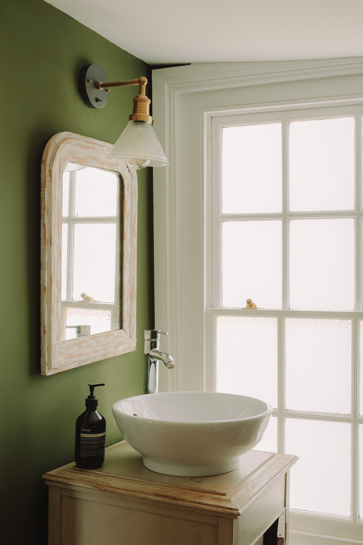 salle de bain murs verts décoration rustique chic et vintage salle de bain murs verts décoration rustique chic et vintage