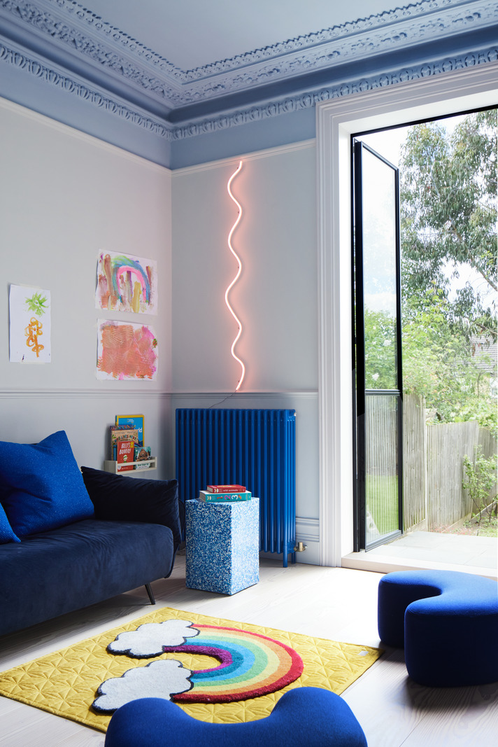 chambre d chambre d'enfant plafond bleu décoration design pastel