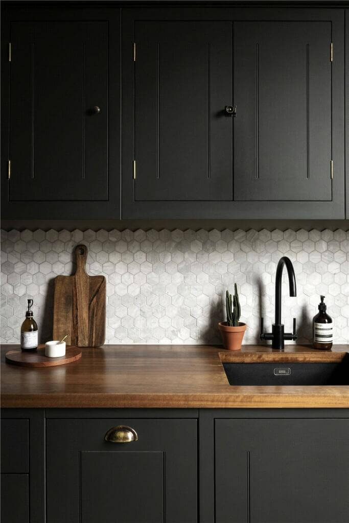 cuisine noire et bois décoration contemporaine