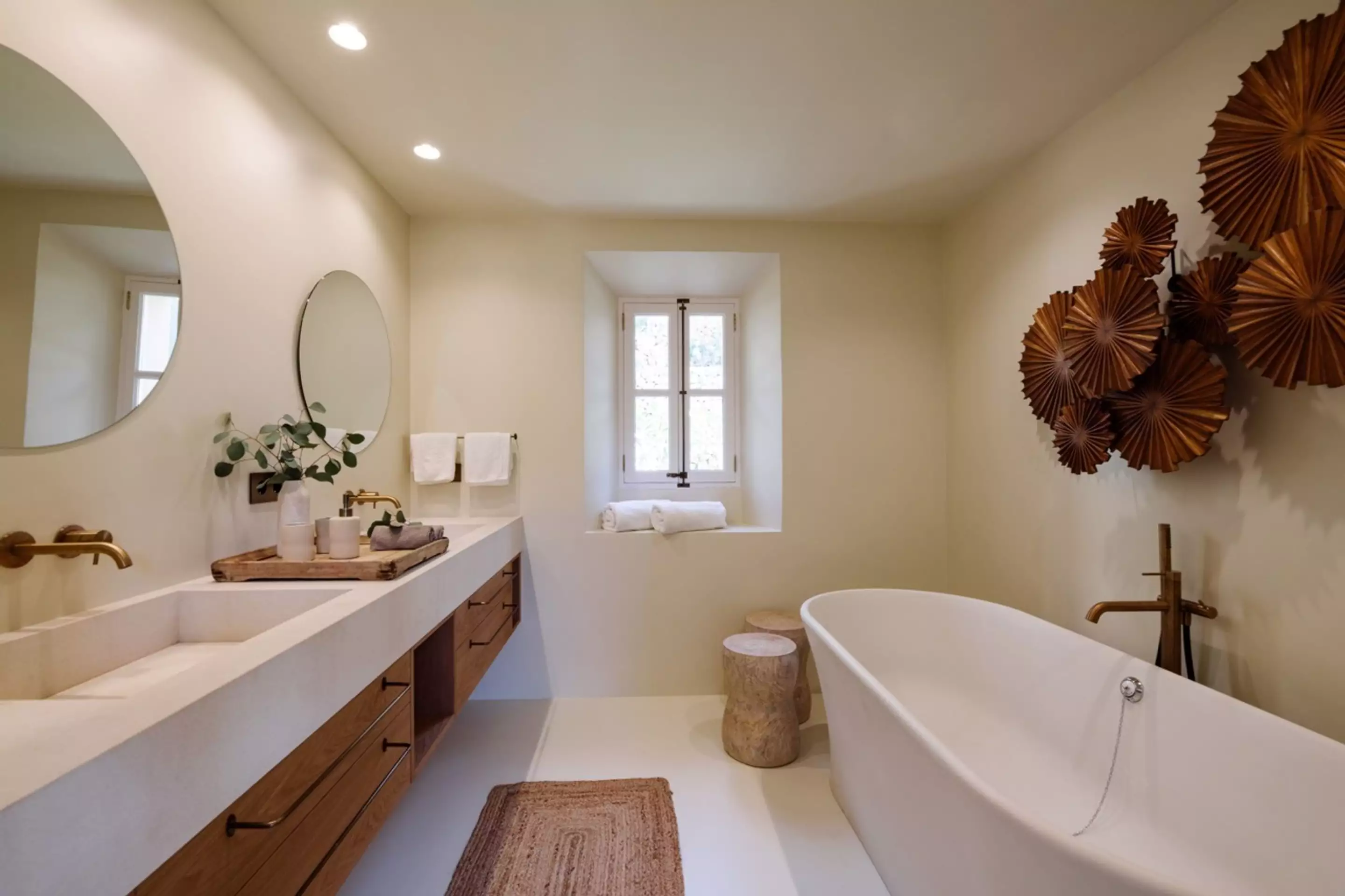 salle de bain design maison en pierres avec piscine Villa Real Majorque salle de bain design maison en pierres avec piscine Villa Real Majorque
