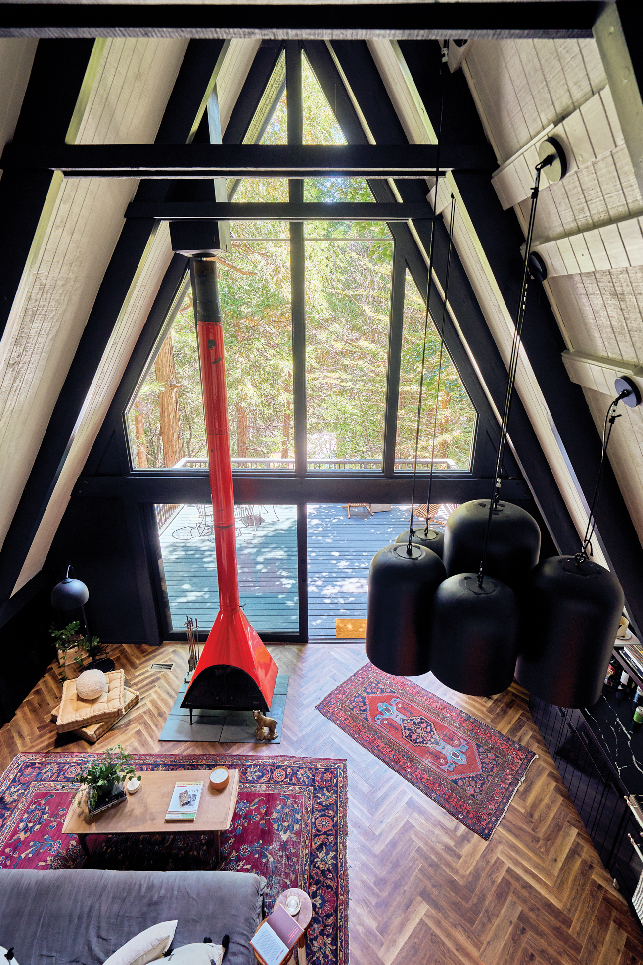 salon avec pignon vitré maison A-Frame salon avec pignon vitré maison A-Frame