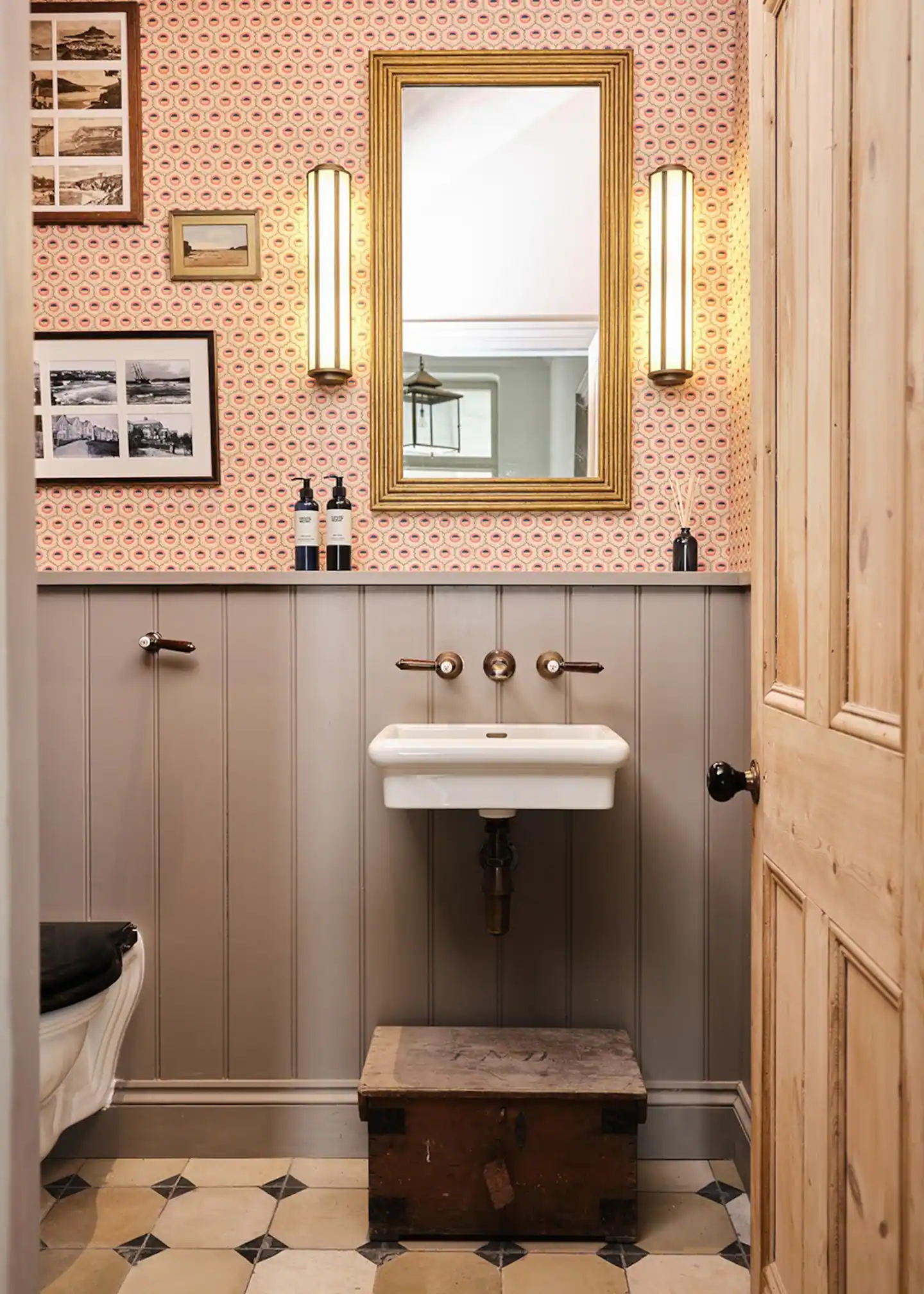 toilettes décoration classique chic