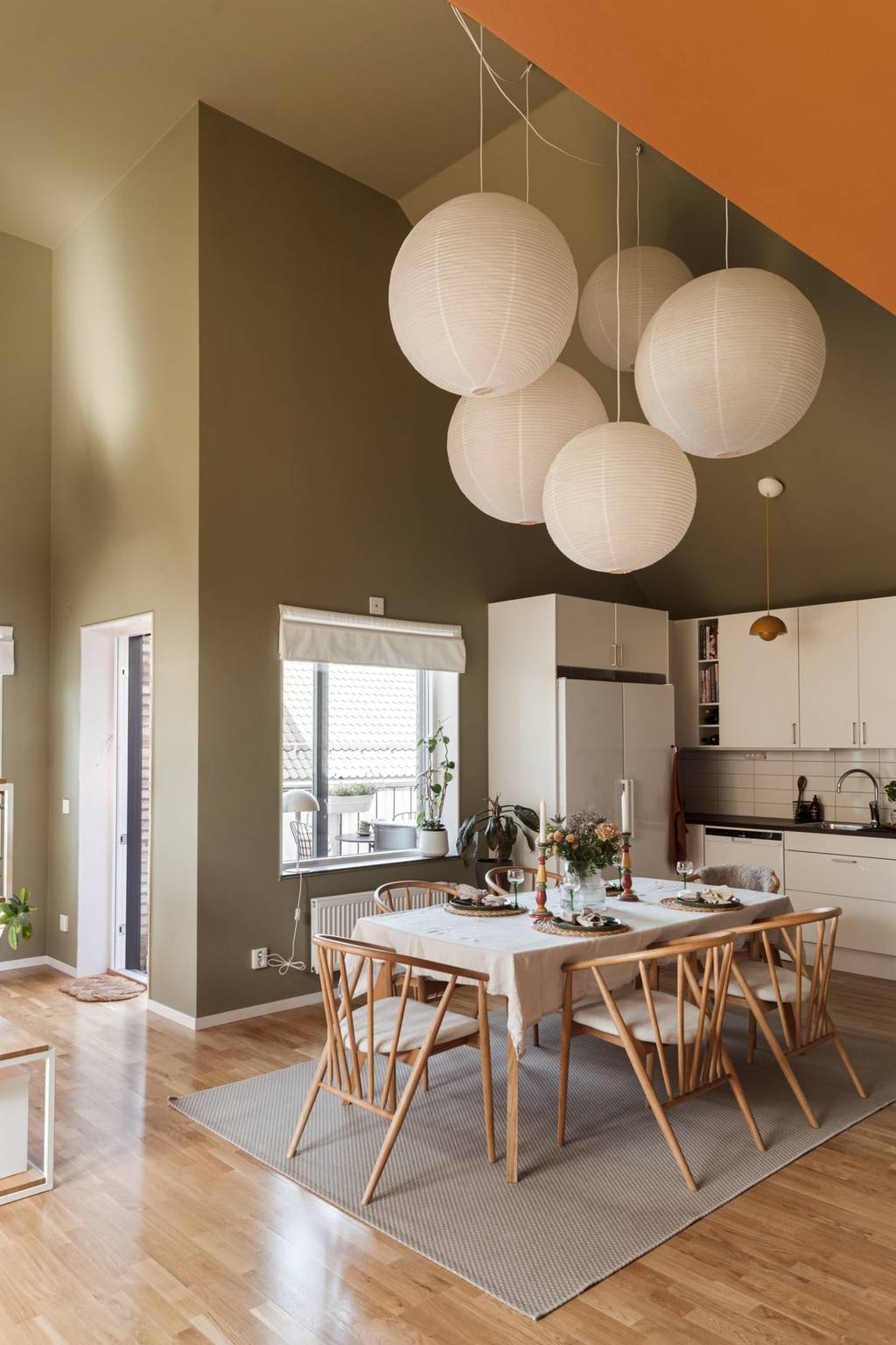 cuisine mur vert olive appartement moderne de 86m2 décoration scandinave cuisine mur vert olive appartement moderne de 86m2 décoration scandinave