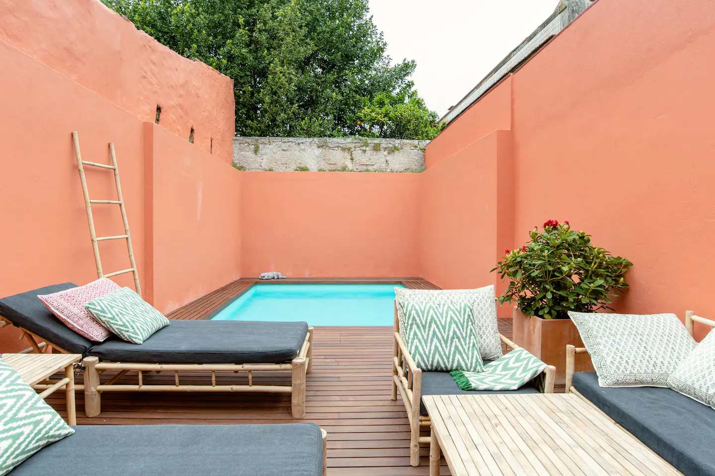 terrasse maison de ville avec petite piscine