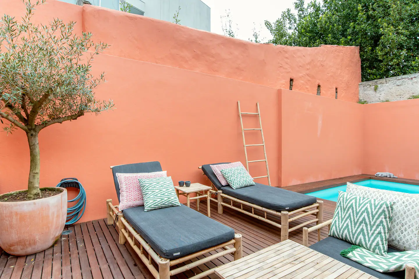 terrasse avec piscine maison de ville Porto