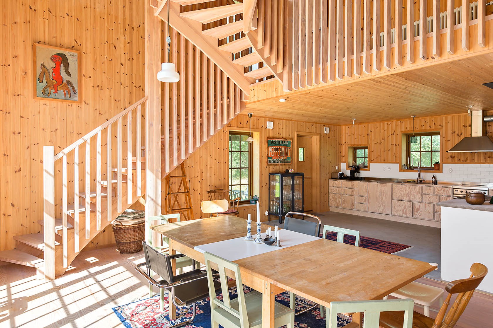cuisine et salle à manger avec escalier cuisine et salle à manger avec escalier