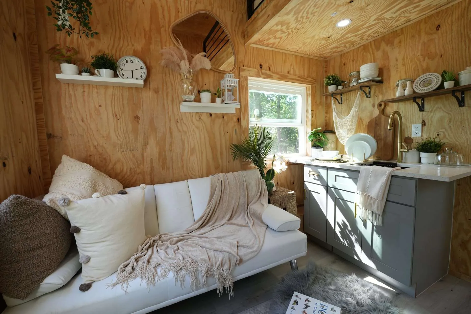 salon et cuisine tiny house 13m2
