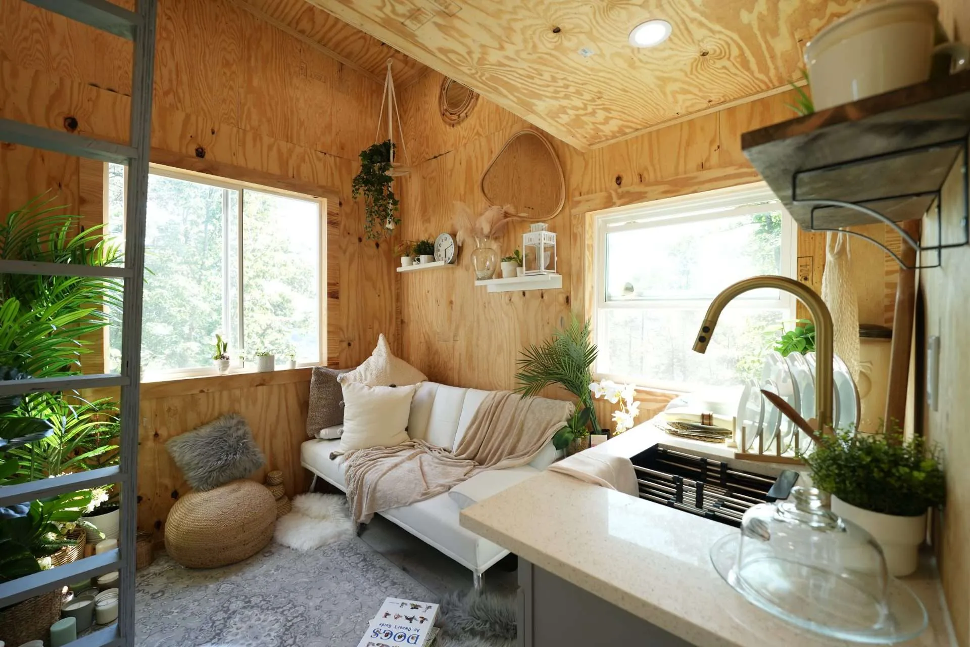 salon et cuisine tiny house 13m2