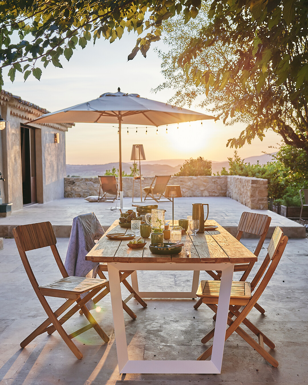 terrasse maison en pierres Avignon décorée par Alinea