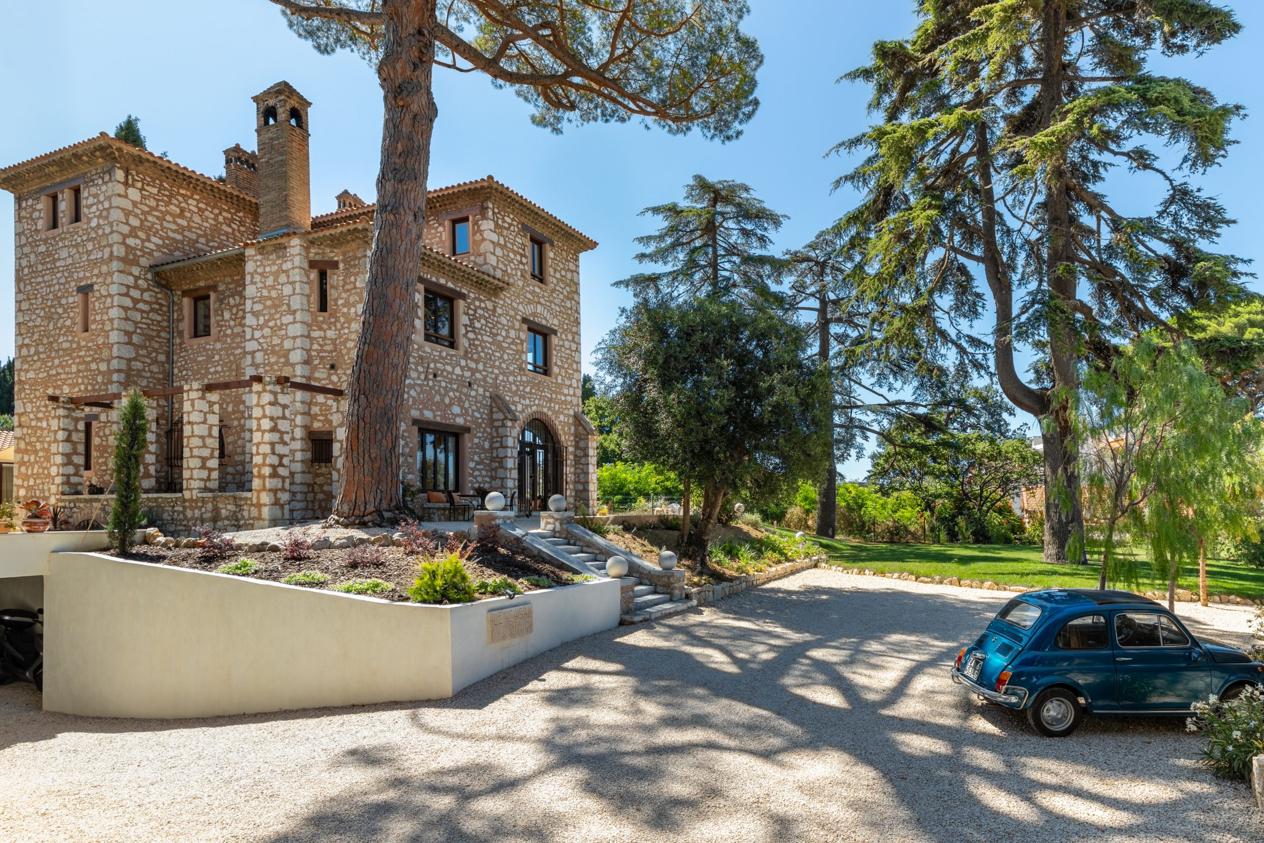 maison ancienne en pierres