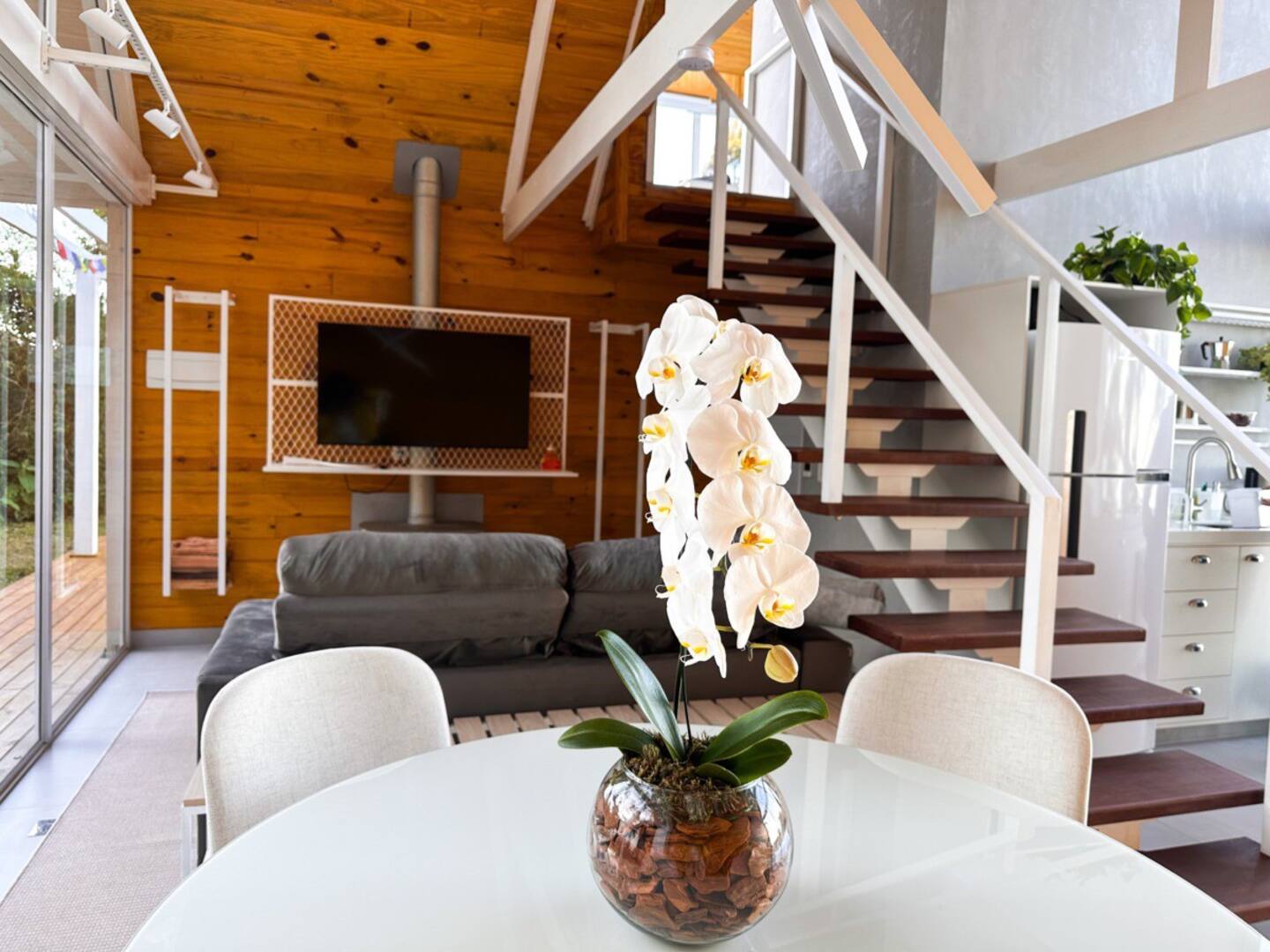 salon maison A-Frame design blanche salon maison A-Frame design blanche