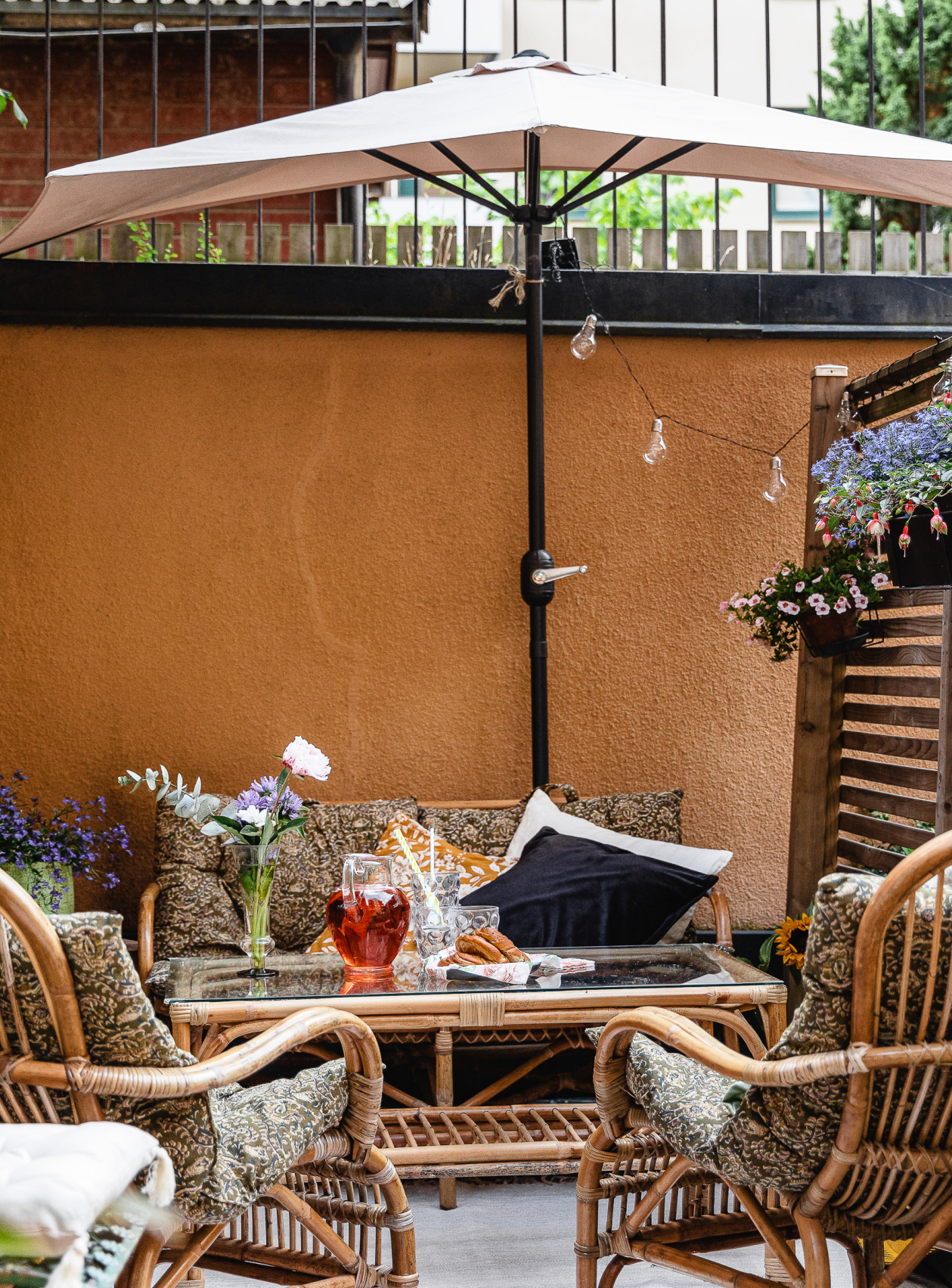 terrasse avec mobilier rotin et bambou