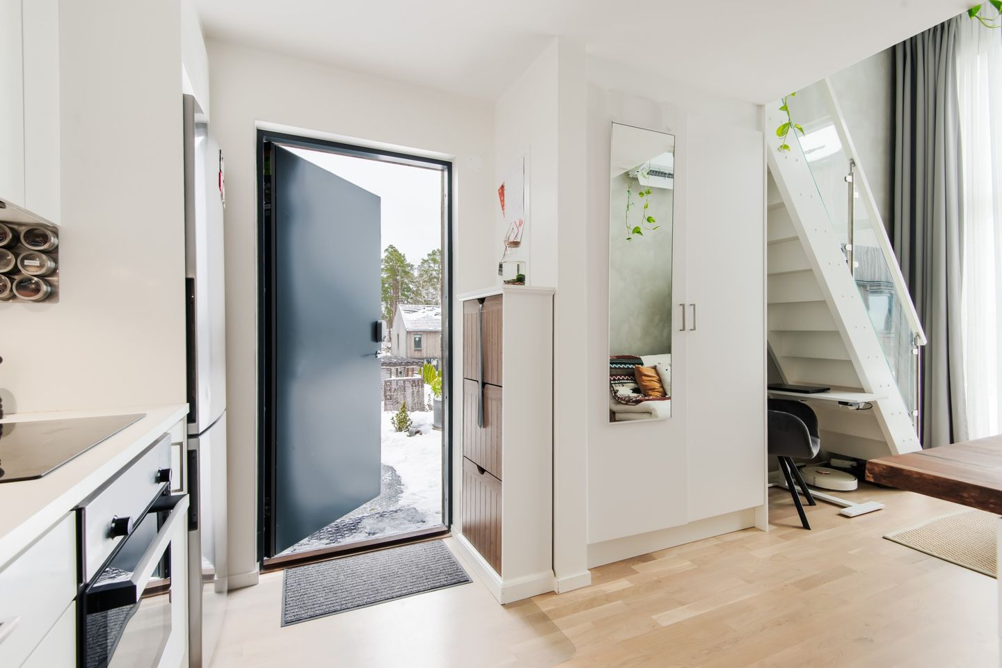 entrée sur cuisine petite maison 37m2