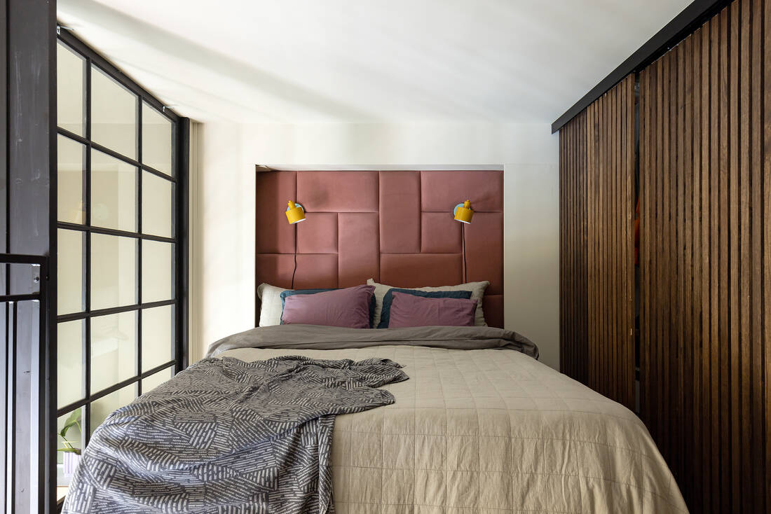 chambre avec verrière et placard bois mini loft 52m2