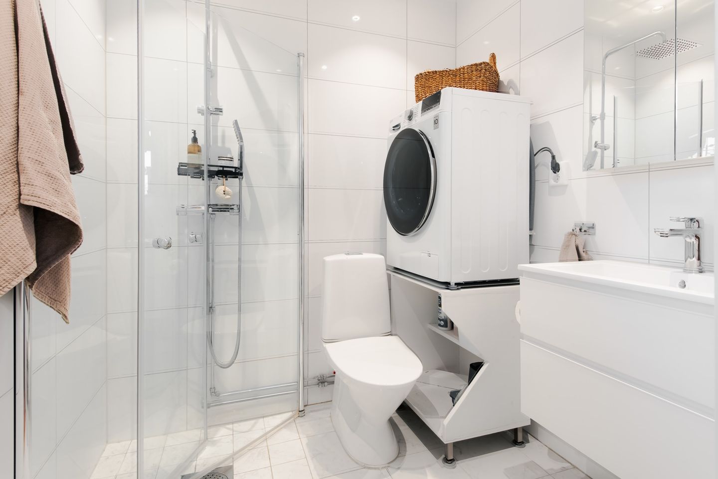 salle de bain blanche