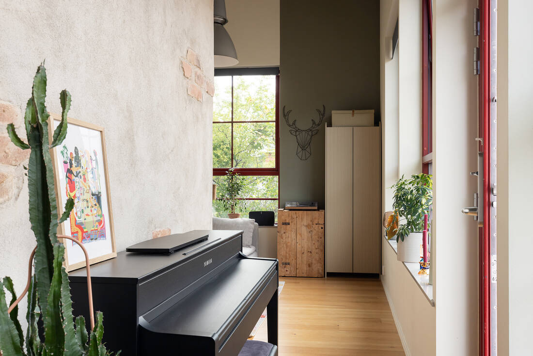salon avec piano droit