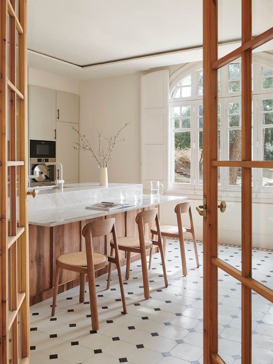 cuisine maison rénovée décoration contemporaine et naturelle