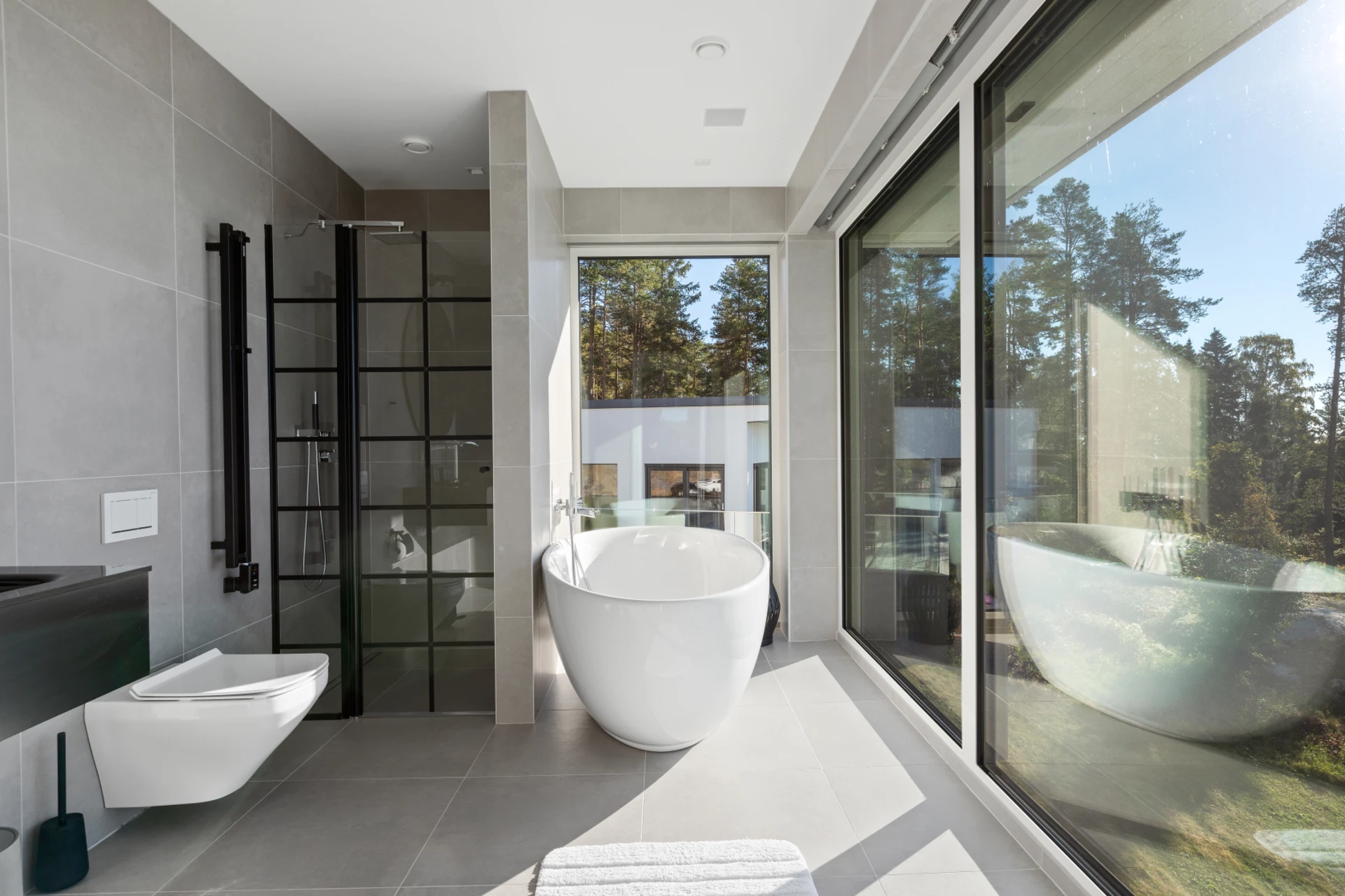 salle de bain design baignoire îlot