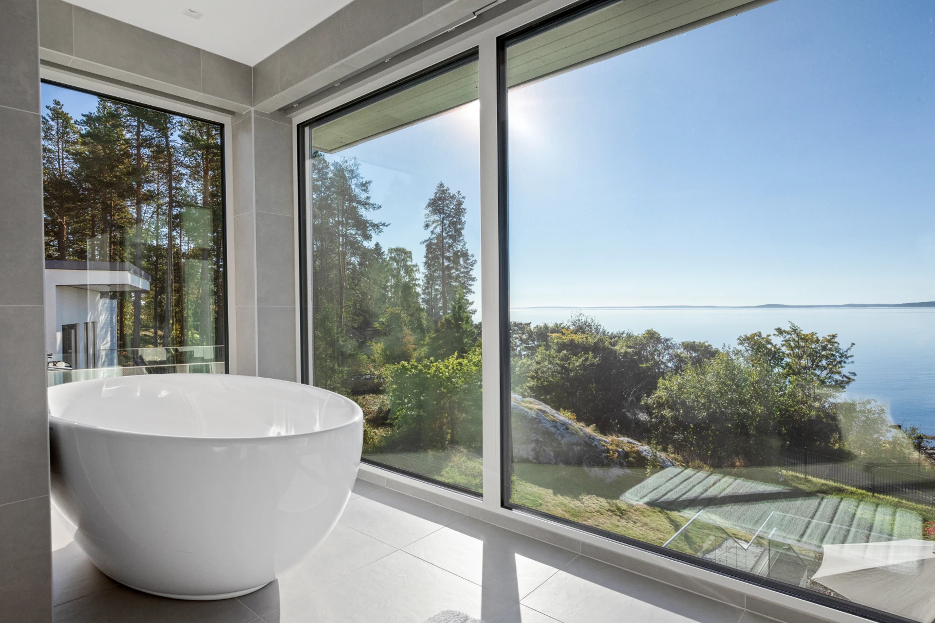 salle de bain design baignoire îlot