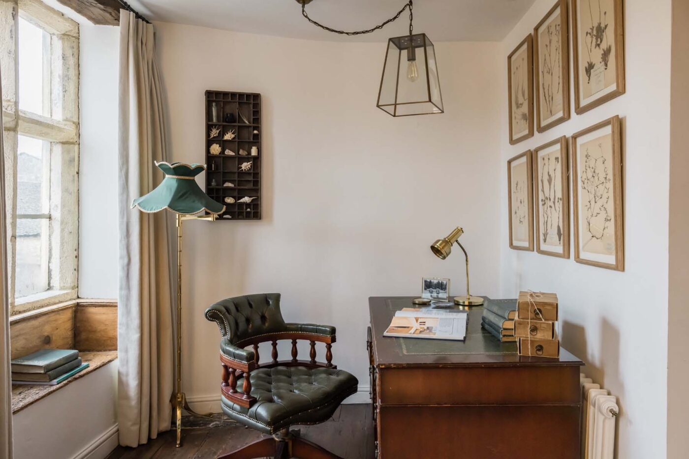 bureau ancien The Collector bureau ancien The Collector's House