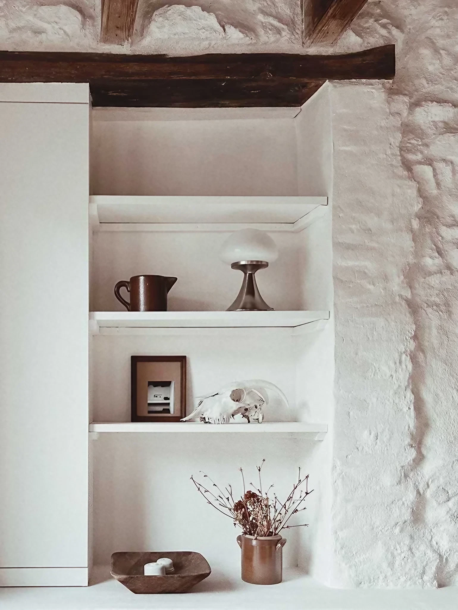 niche dans chambre avec poutres décoration naturelle petite maison 36m2 Maison Magda Gîte Georgia niche dans chambre avec poutres décoration naturelle petite maison 36m2 Maison Magda Gîte Georgia