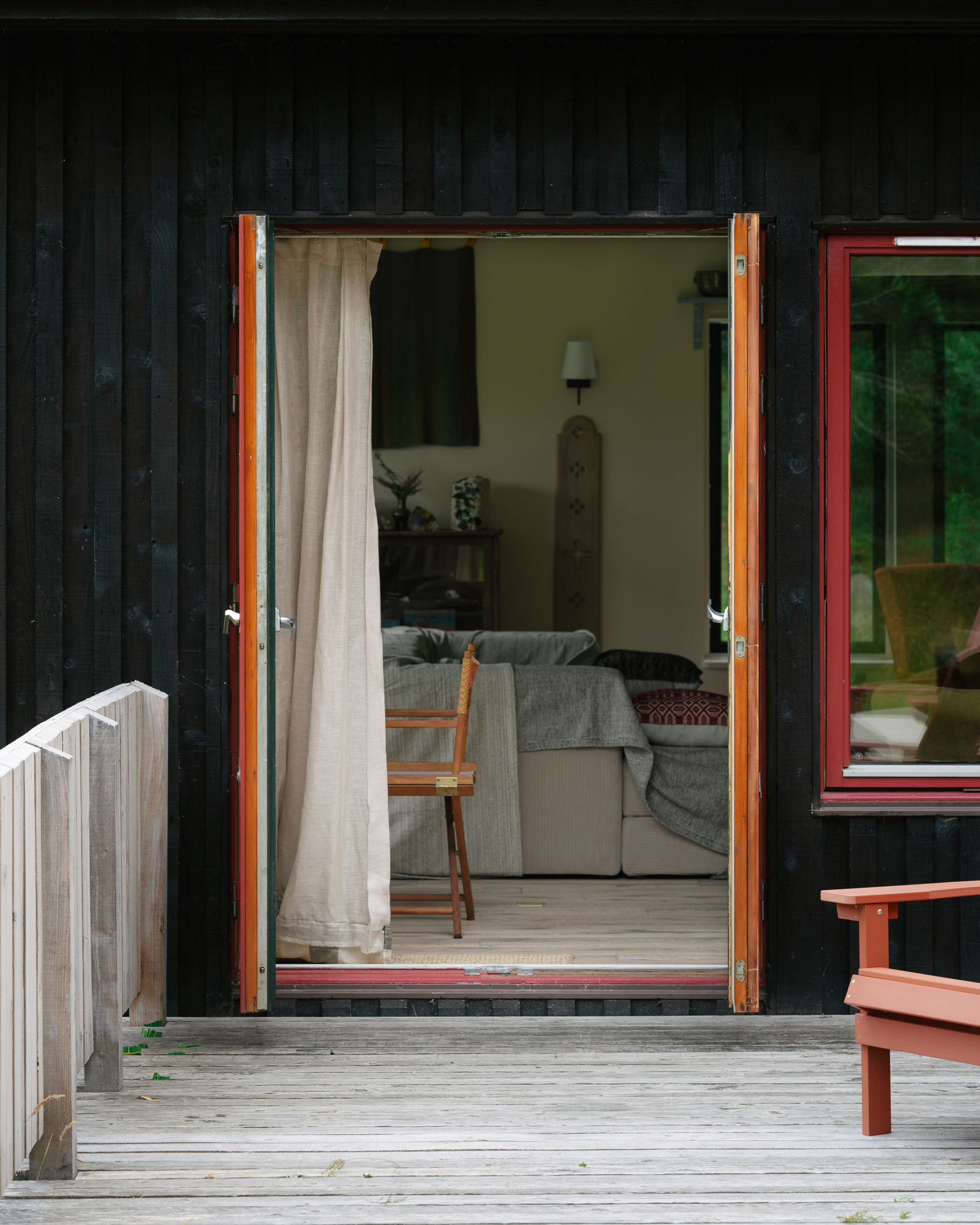 terrasse maison en bois sur le loch Sunart terrasse maison en bois sur le loch Sunart