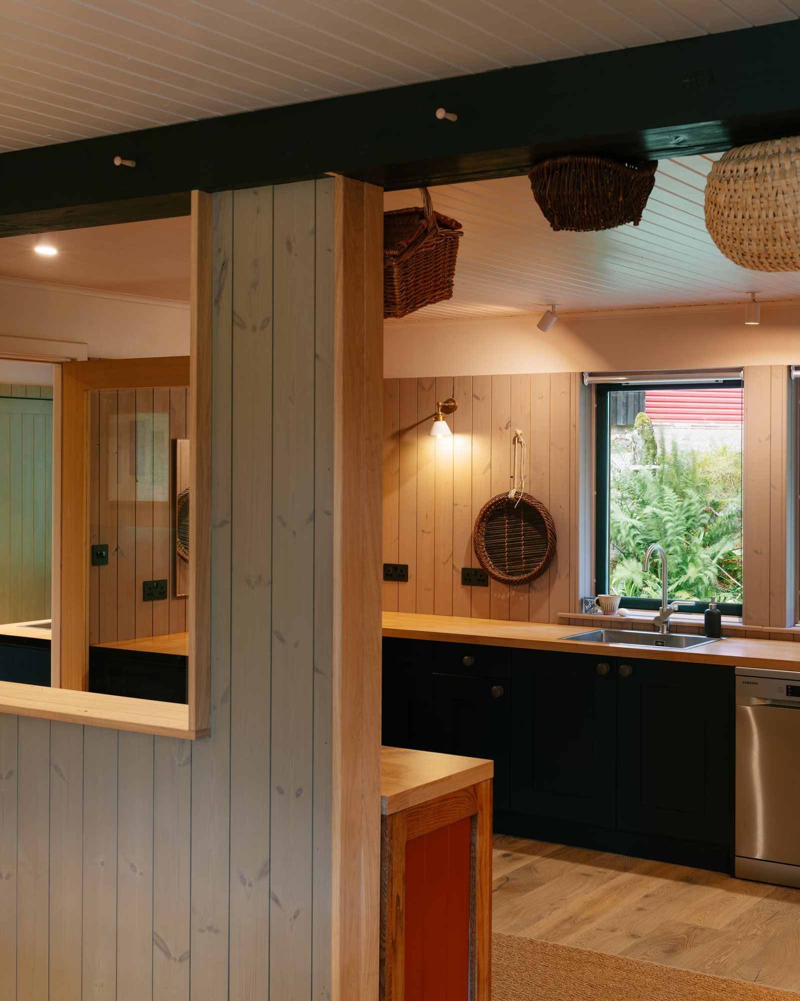 cuisine maison en bois sur le loch Sunart cuisine maison en bois sur le loch Sunart