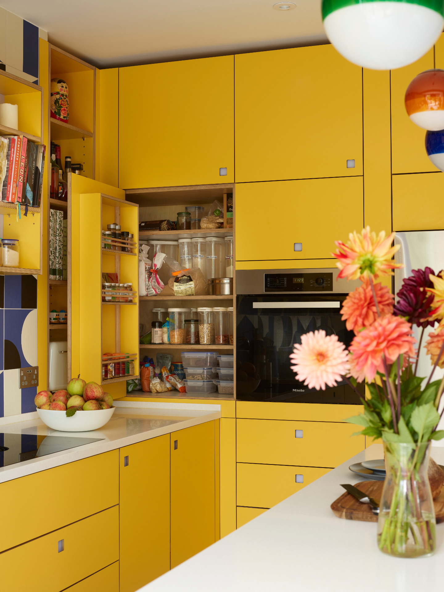 cuisine jaune contemporaine Pluck cuisine jaune contemporaine Pluck