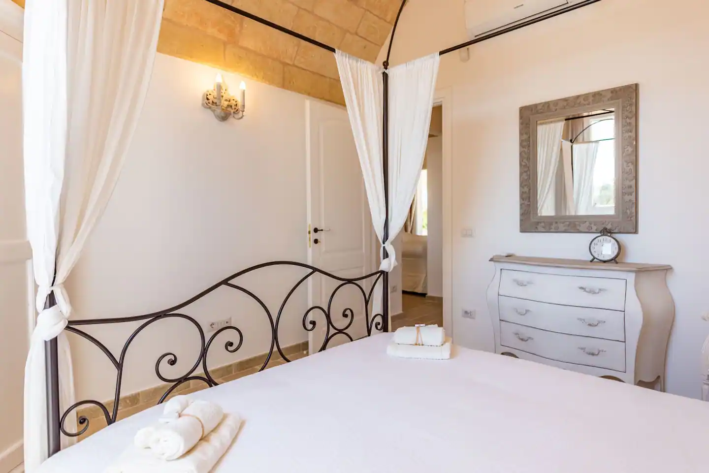 chambre maison en pierres villa Leukos Salento