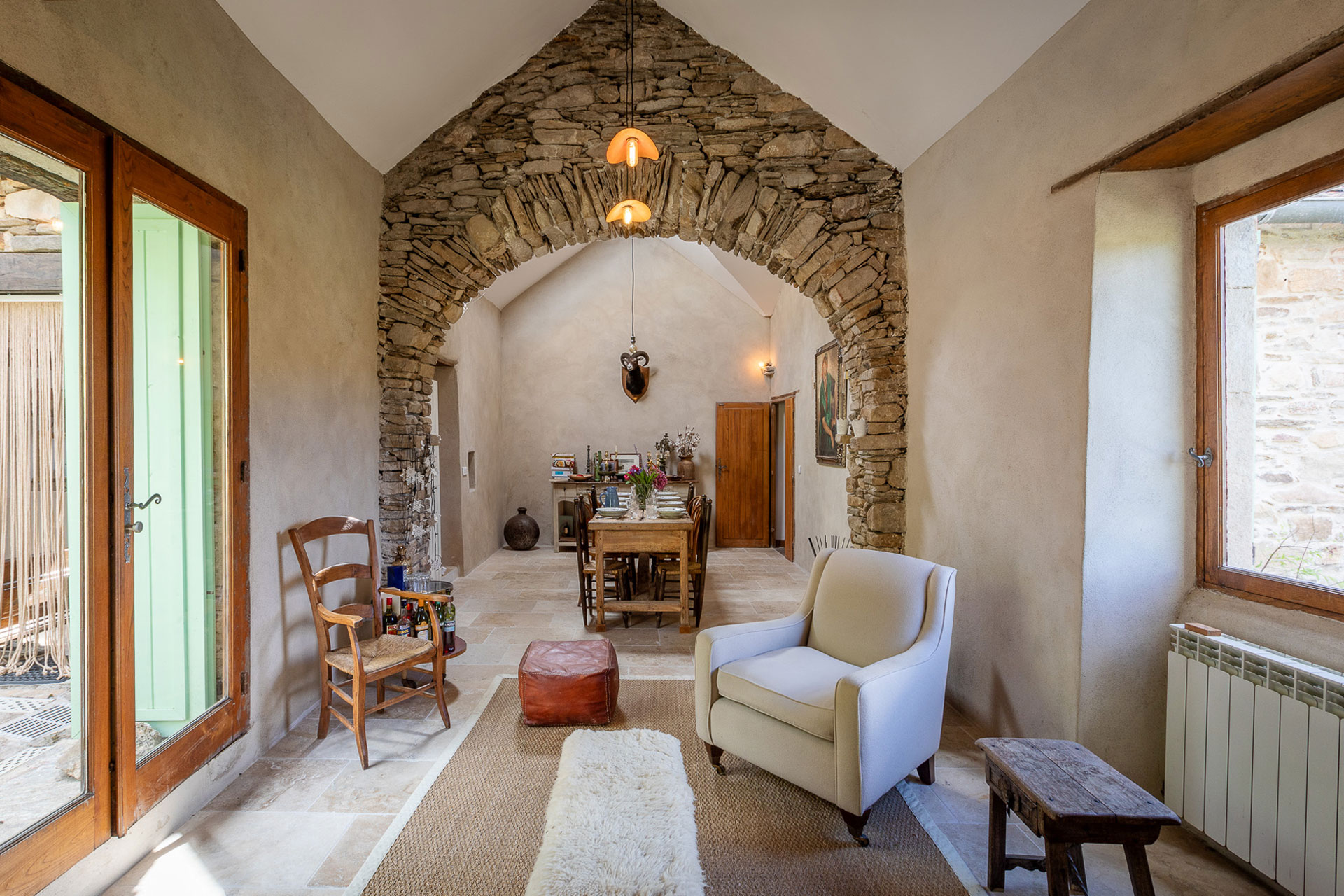 salon et salle à manger maison en pierres Mas de la Costete salon et salle à manger maison en pierres Mas de la Costete