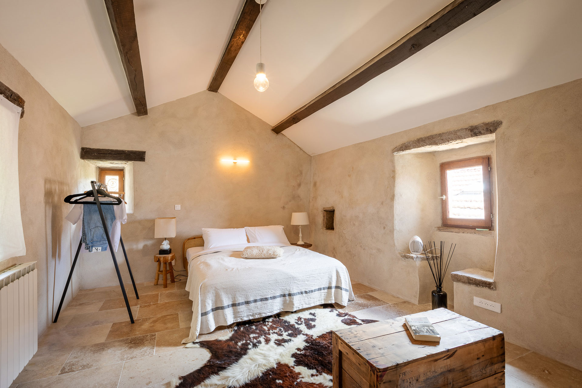 chambre maison en pierres Mas de la Costete chambre maison en pierres Mas de la Costete