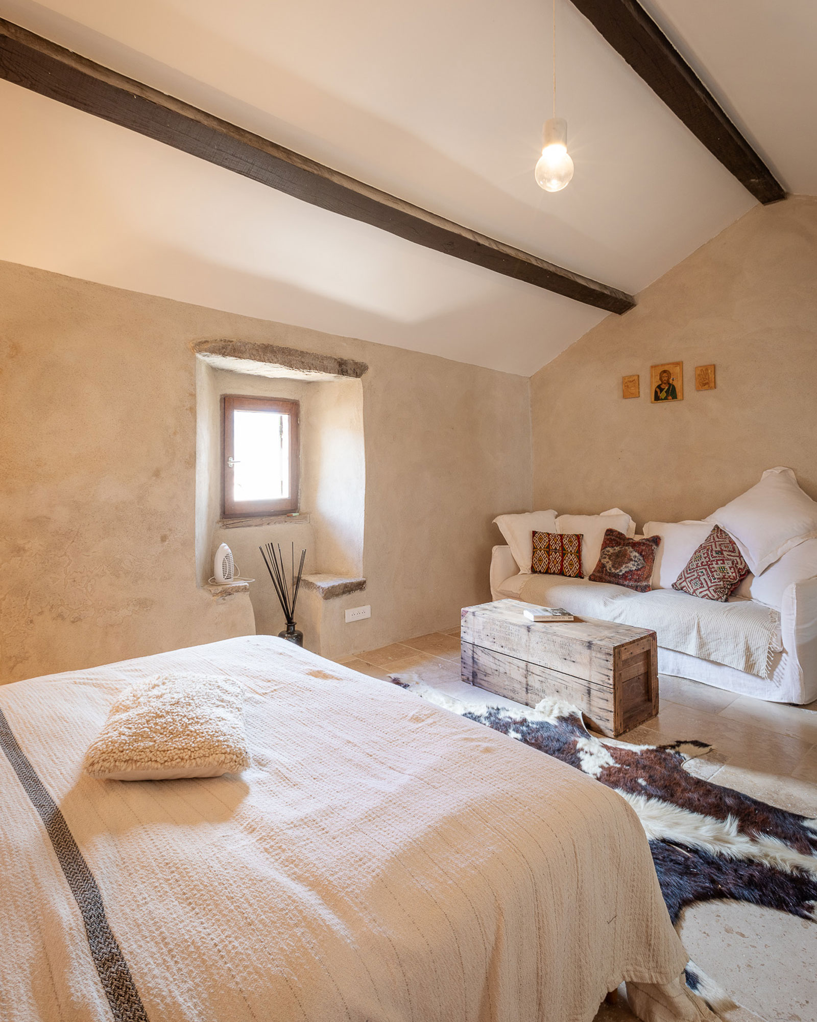 chambre maison en pierres Mas de la Costete chambre maison en pierres Mas de la Costete