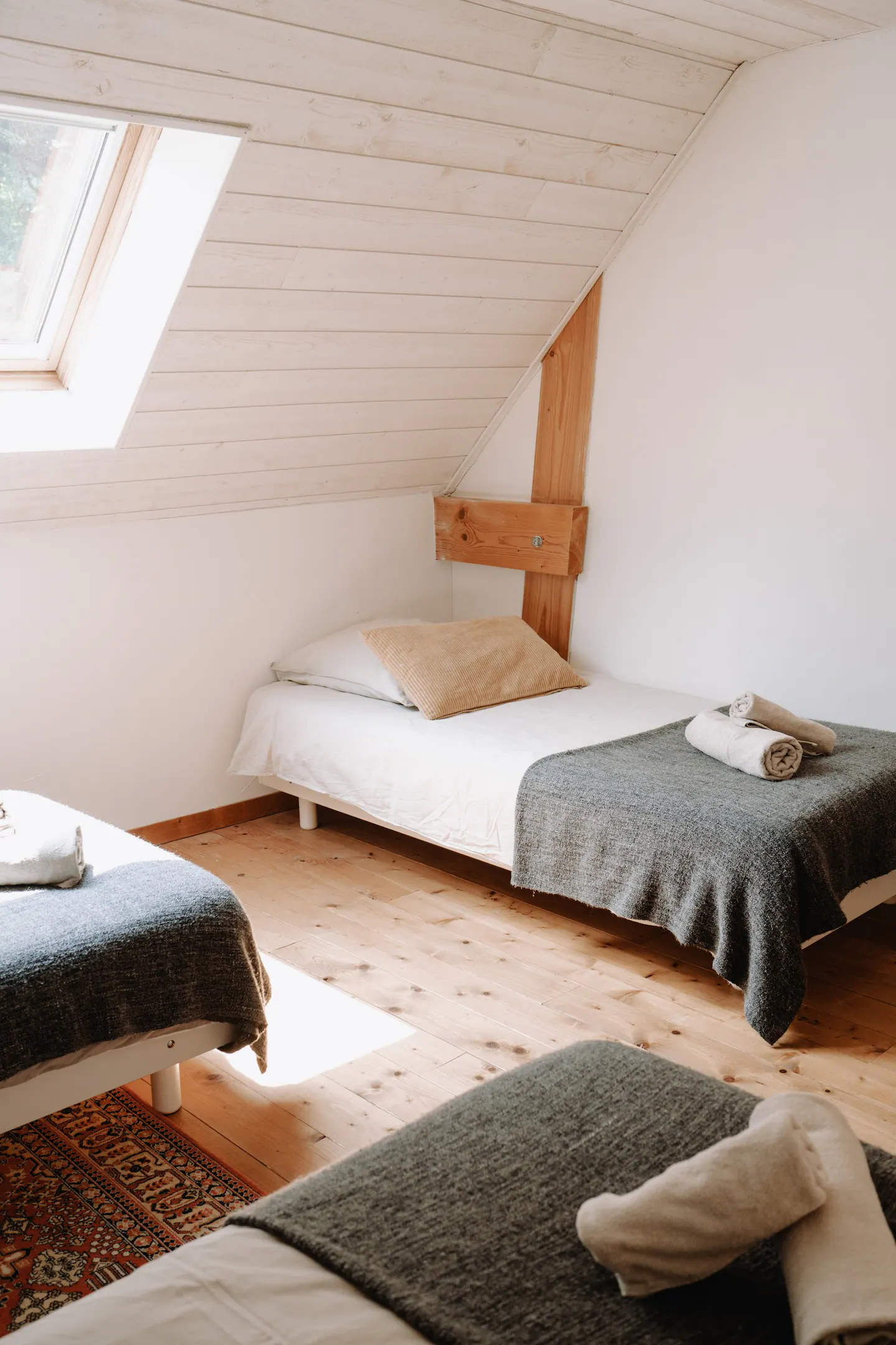 chambre mansardée avec velux chambre mansardée avec velux