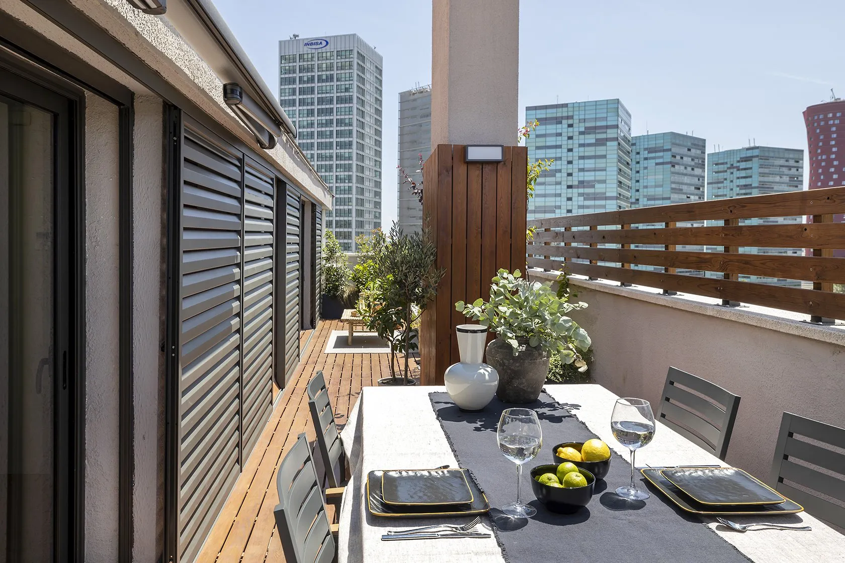 grande terrasse en plein ciel petit appartement 55m2 grande terrasse en plein ciel petit appartement 55m2
