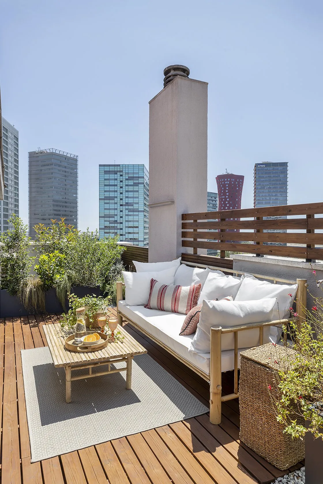 grande terrasse en plein ciel petit appartement 55m2 grande terrasse en plein ciel petit appartement 55m2