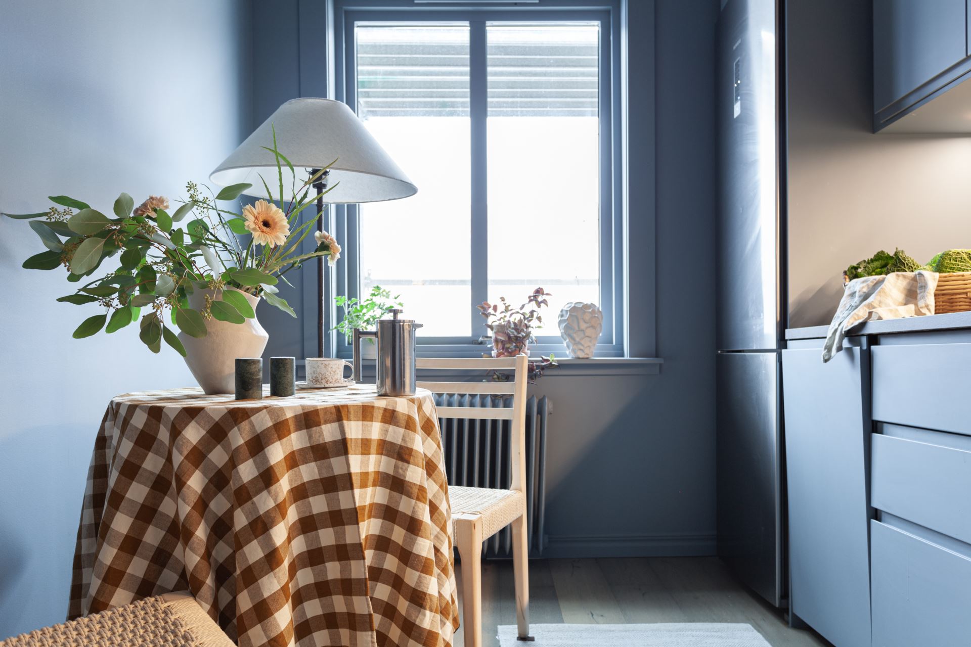 cuisine bleue décoration colorée et scandinave cuisine bleue décoration colorée et scandinave