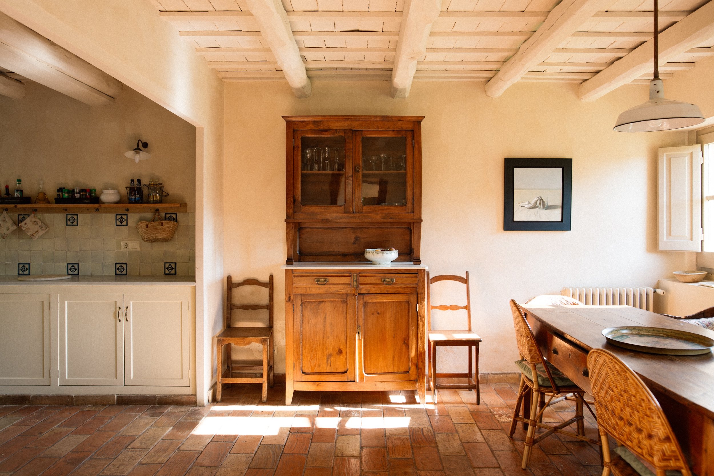 cuisine et salle à manger maison en pierres rénovée Mas Flor cuisine et salle à manger maison en pierres rénovée Mas Flor