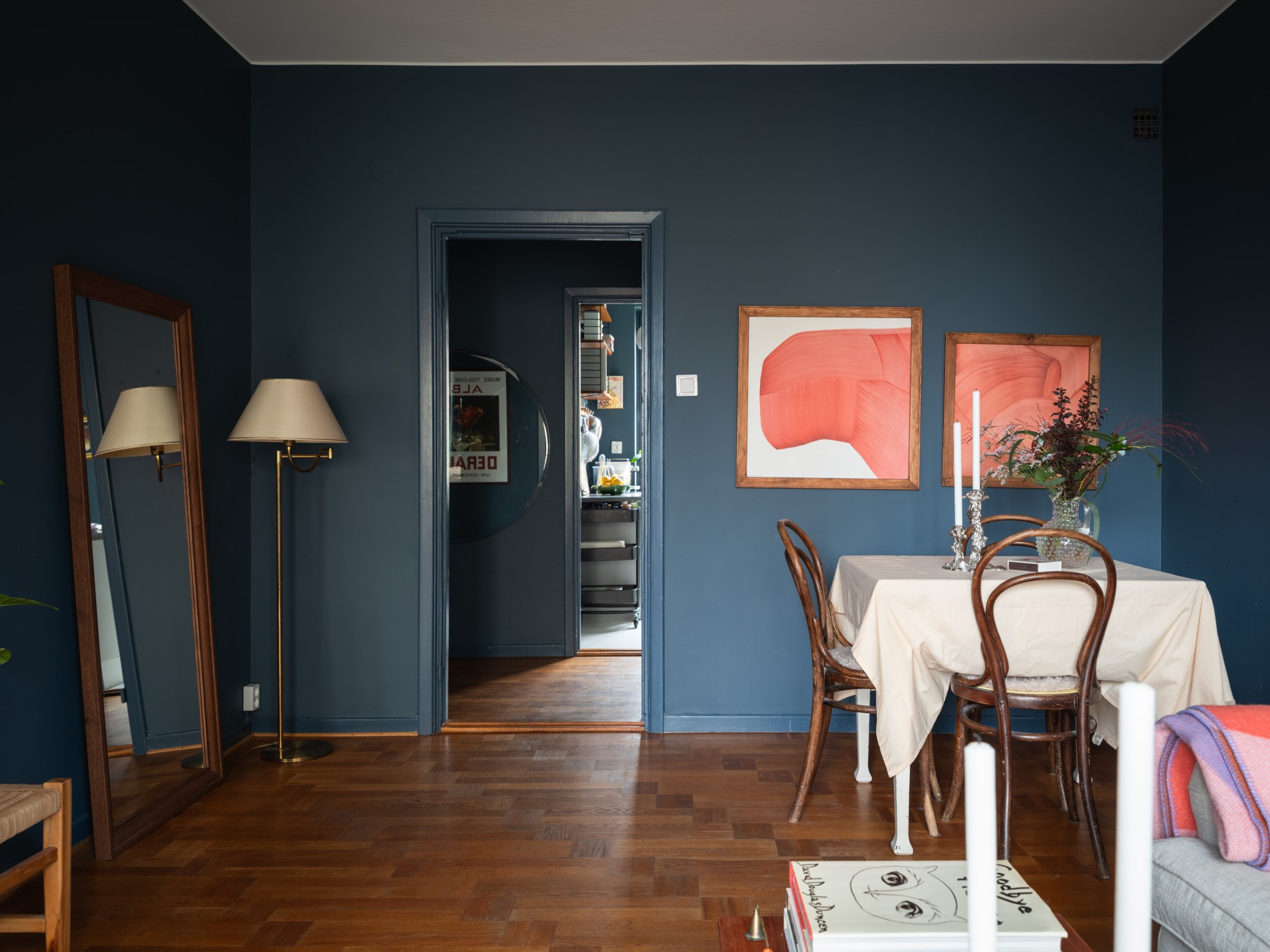 salon bleu décoration scandinave deux-pièces 39m2 salon bleu décoration scandinave deux-pièces 39m2