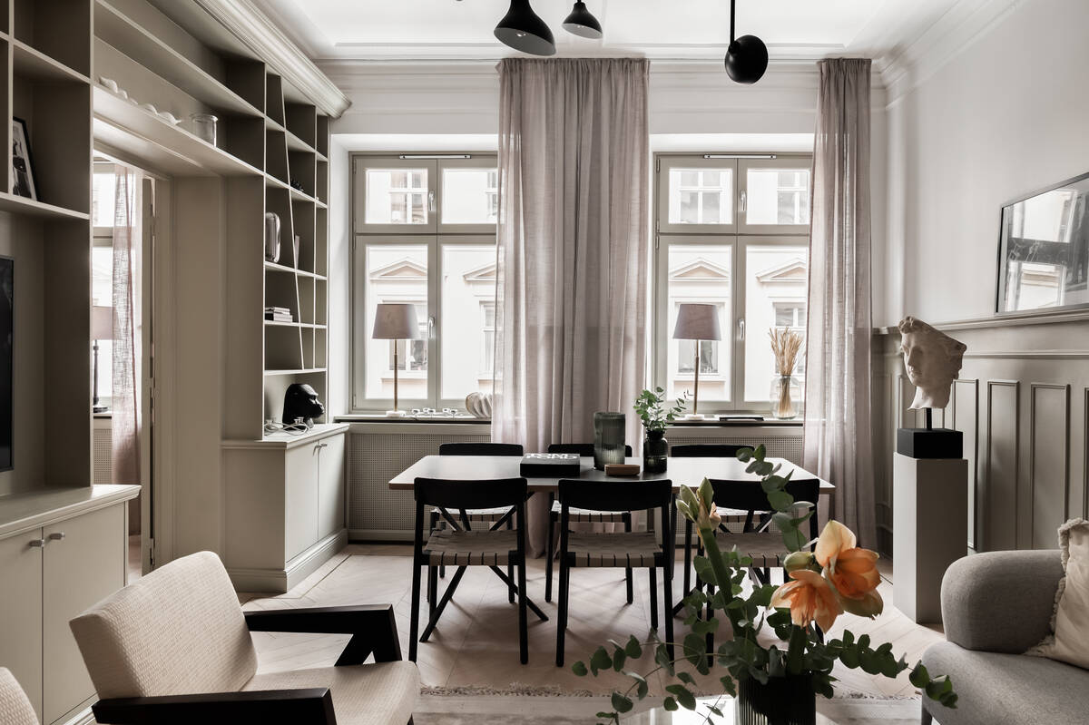 salon avec moulures décoration contemporaine