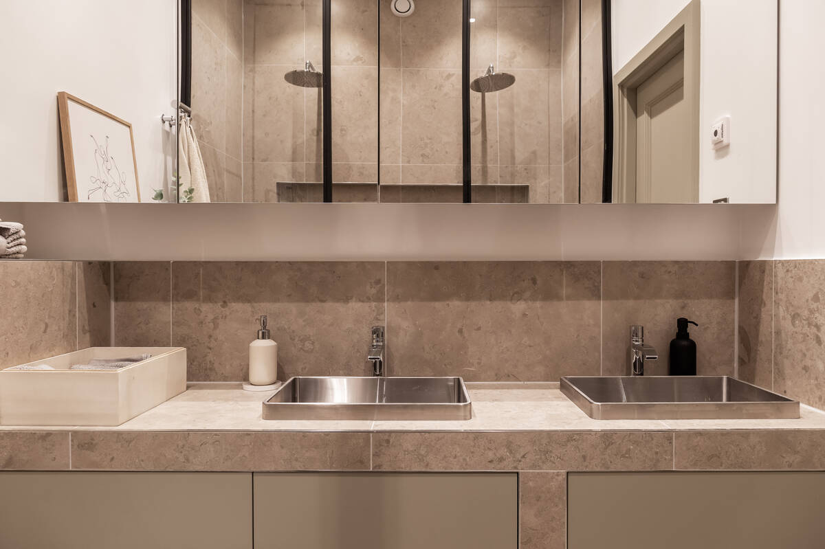 salle de bain moderne marbre