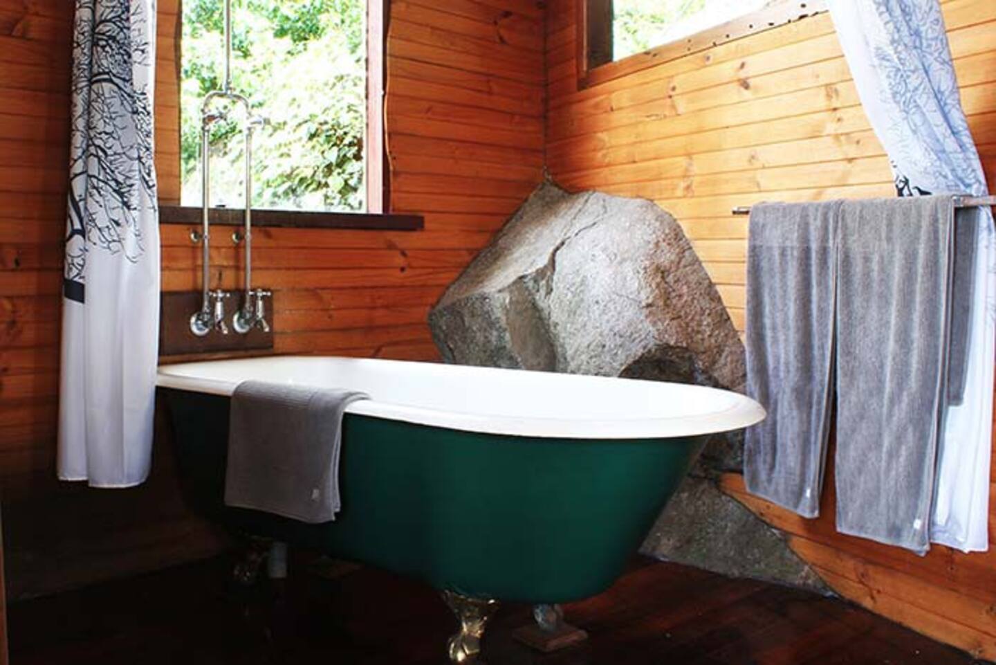 salle de bain rétro maison en bois