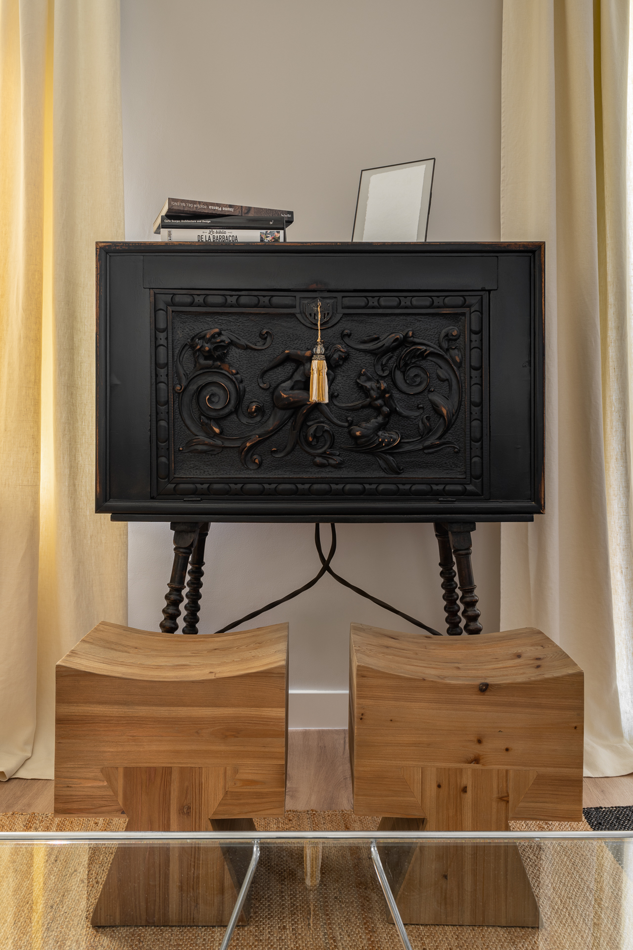 meuble ancien dans salon moderne meuble ancien dans salon moderne
