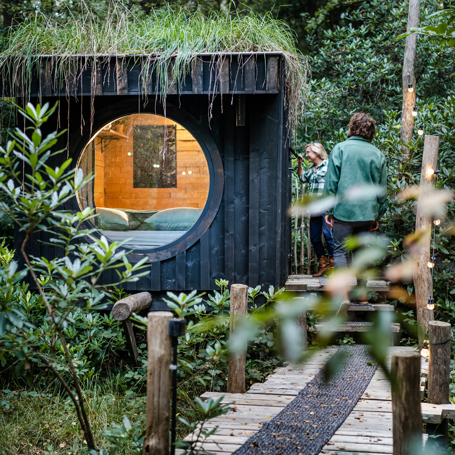 petite maison façade noire BushBox
