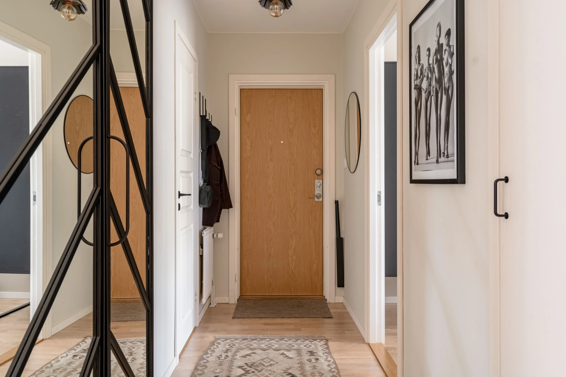 entrée placard miroir décoration contemporaine appartement 73m2