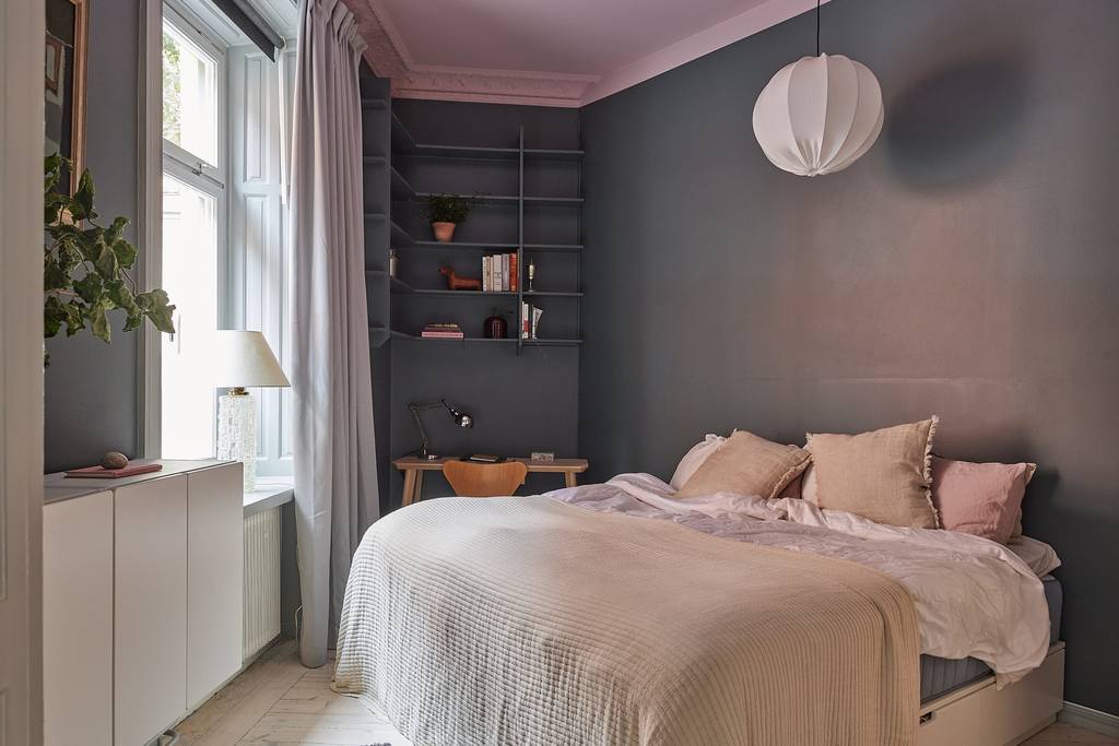 chambre mur gris avec espace bureau décoration scandinave