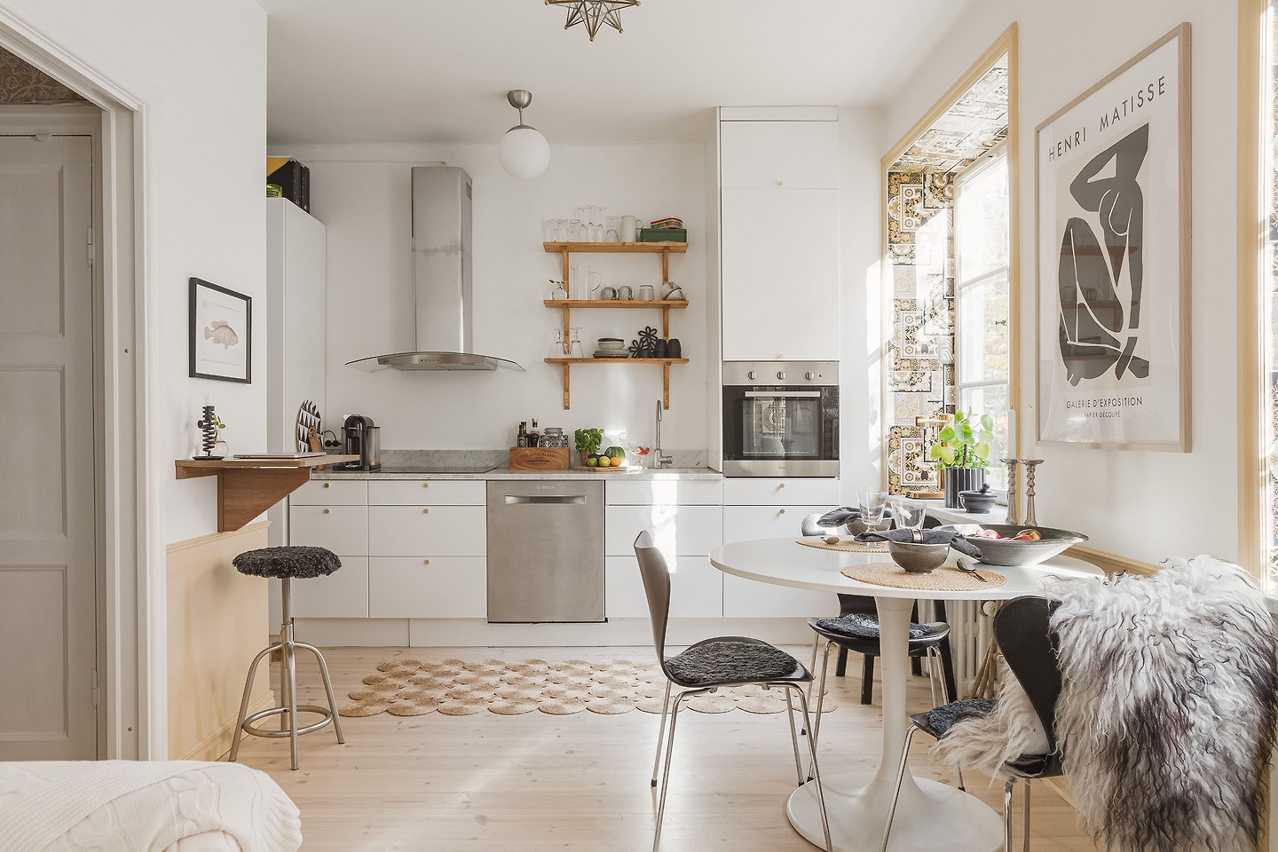 salle à manger et cuisine ouverte décoration naturelle et beige appartement 40m2 salle à manger et cuisine ouverte décoration naturelle et beige appartement 40m2