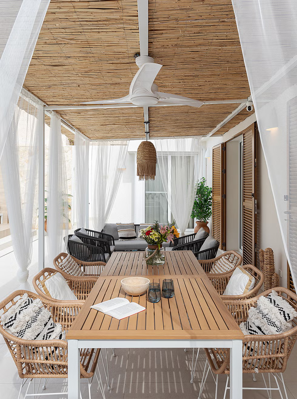 terrasse avec pergola maison de plage avec patio et piscine