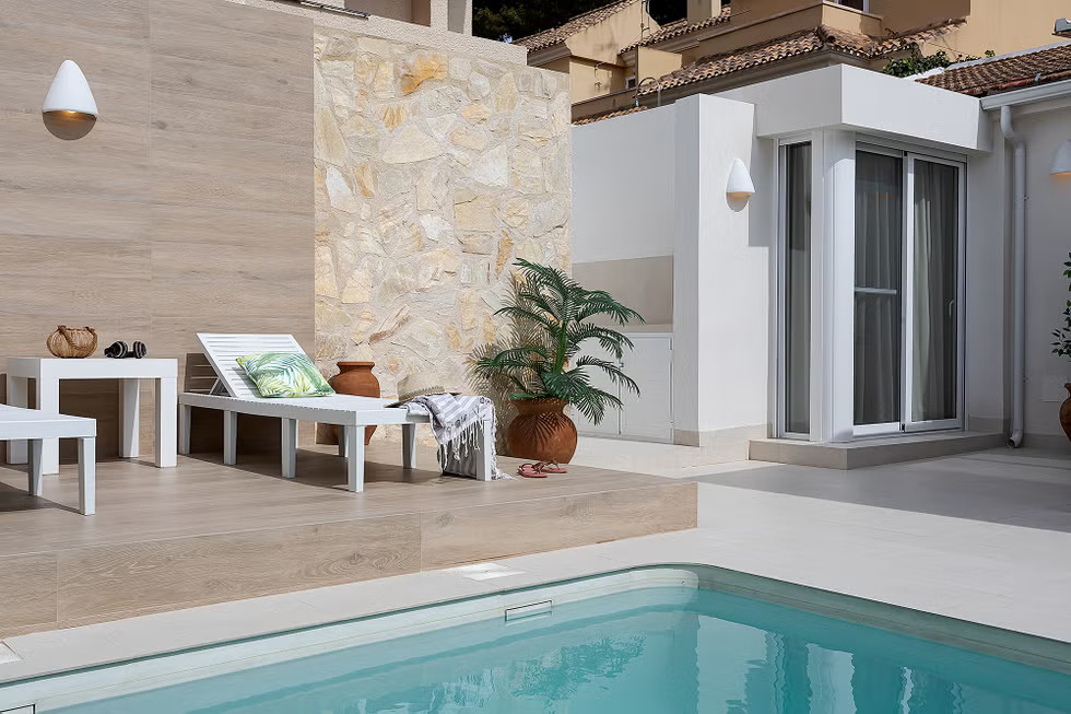 terrasse maison de plage avec patio et piscine